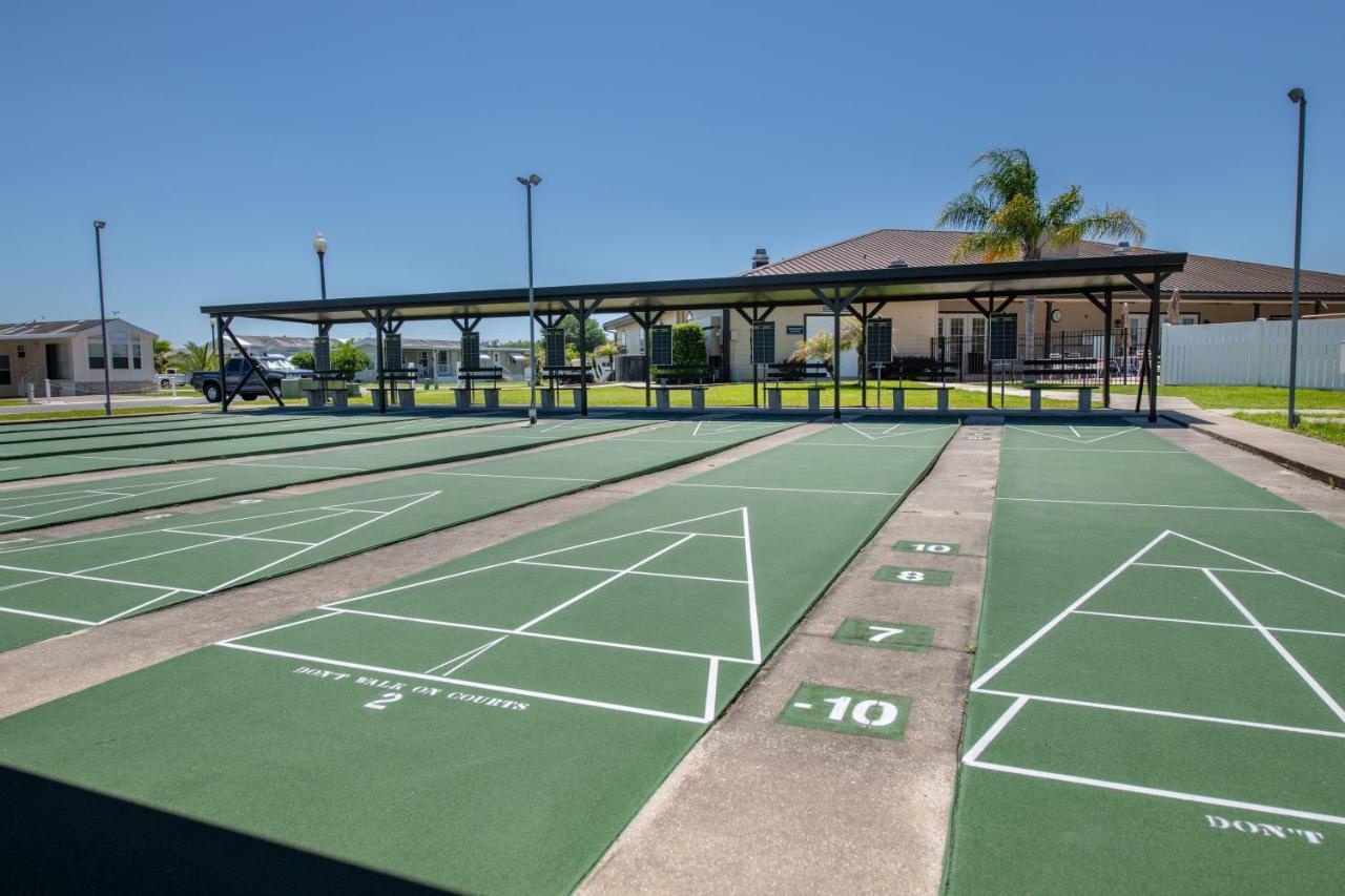 Majestic Oaks Rv Resort Zephyrhills Kültér fotó